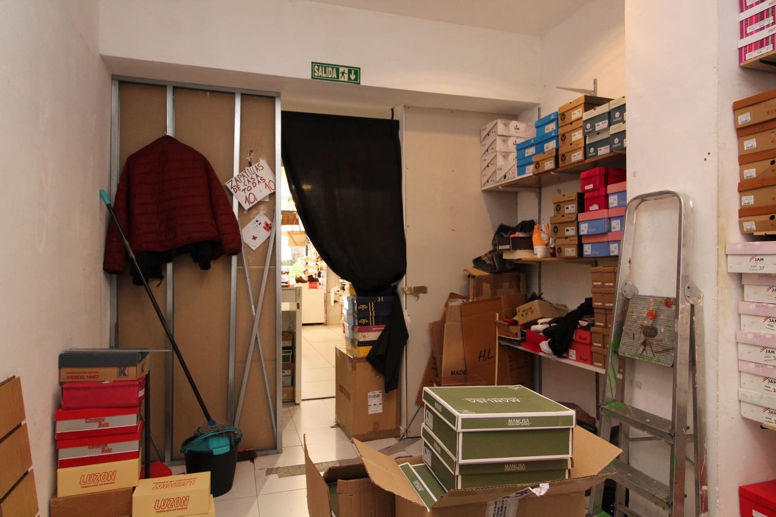 Erhverv til leje i Granada by - € 650 (Ref: 9755863)