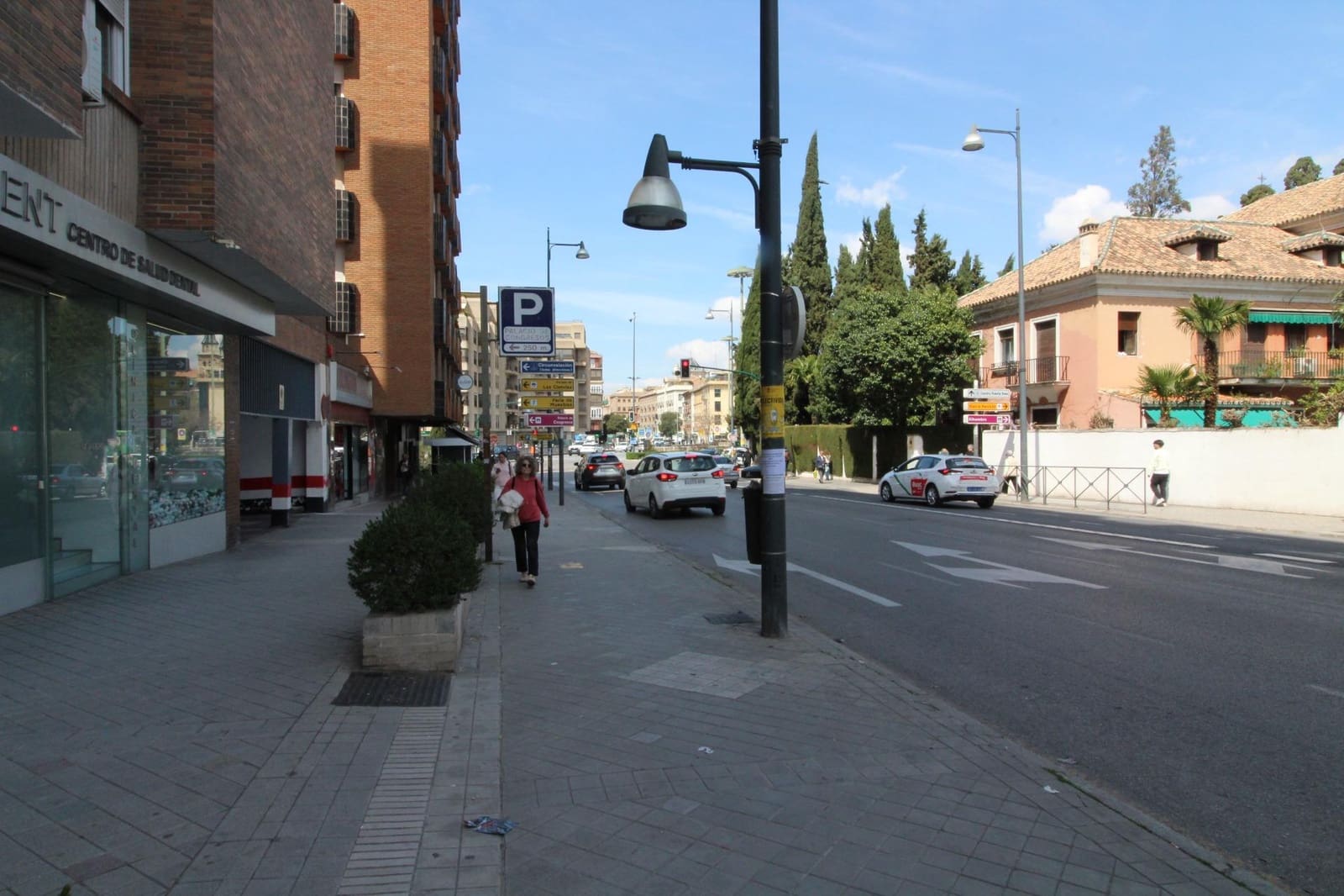 Erhverv til leje i Granada by - € 650 (Ref: 9755863)