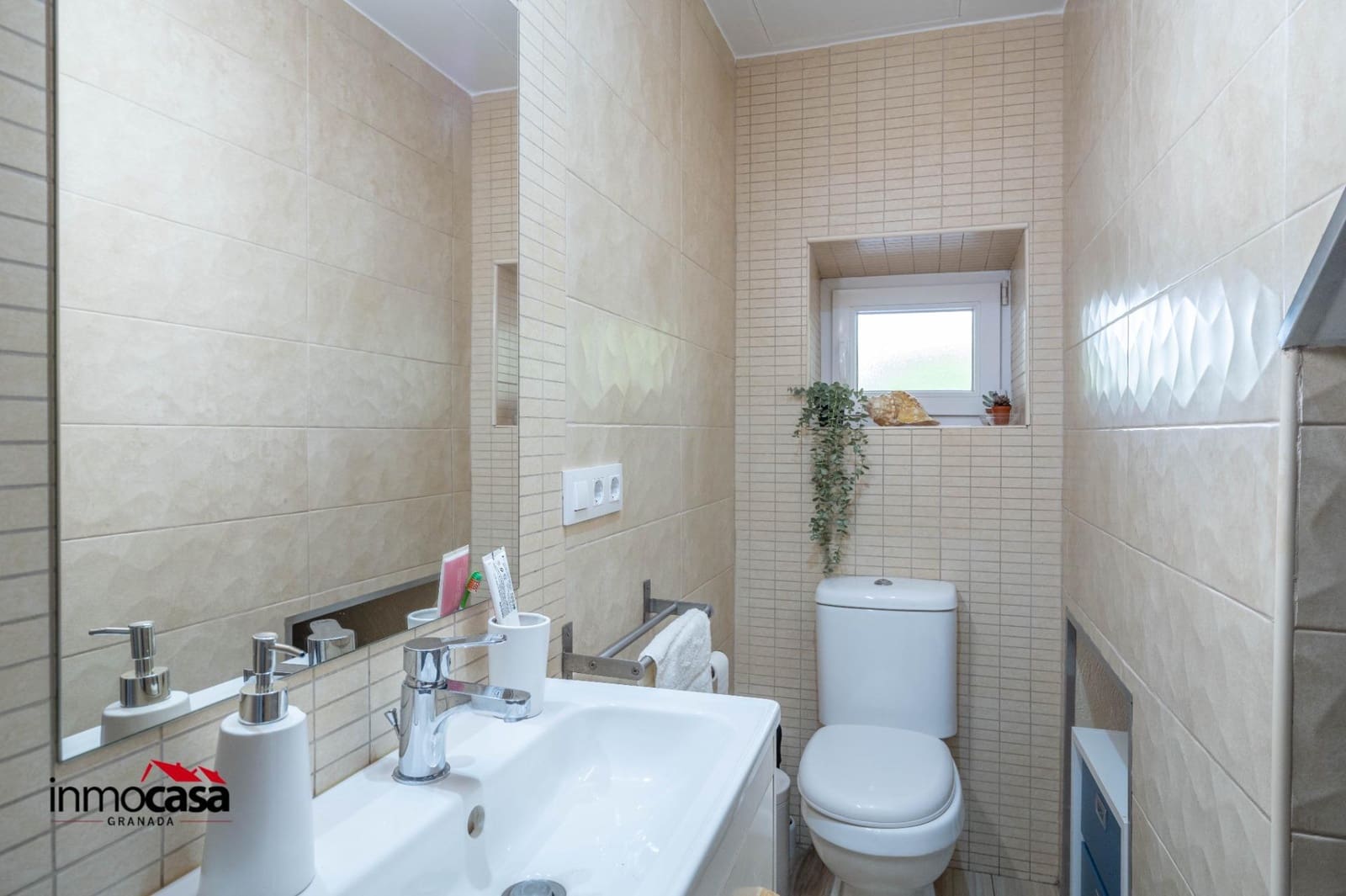 3 slaapkamer Halfvrijstaande villa te koop in Lecrin - € 180.000 (Ref: 9788532)