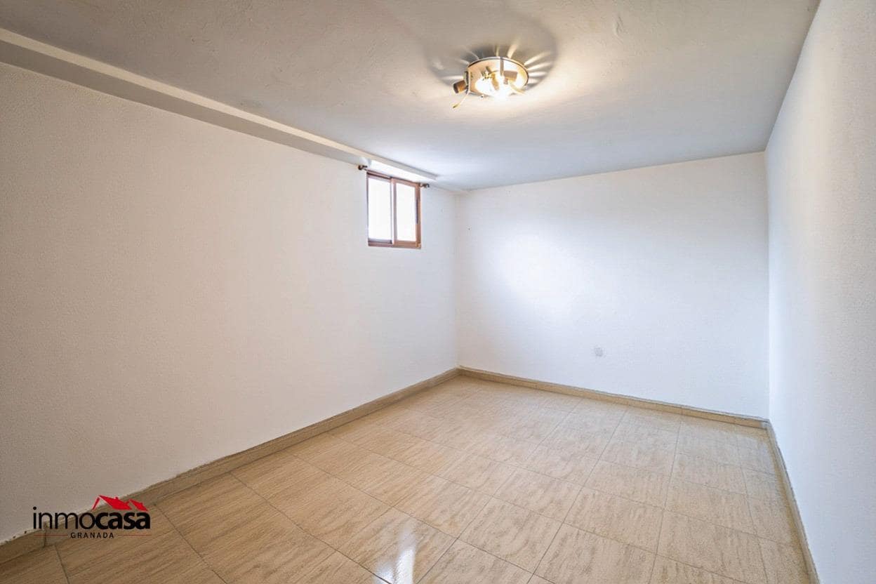 3 soveværelse Villa til salg i La Zubia med swimmingpool garage - € 272.000 (Ref: 9791201)