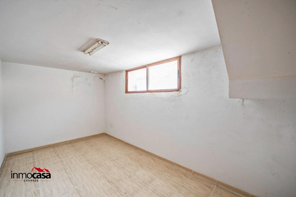 3 soveværelse Villa til salg i La Zubia med swimmingpool garage - € 272.000 (Ref: 9791201)