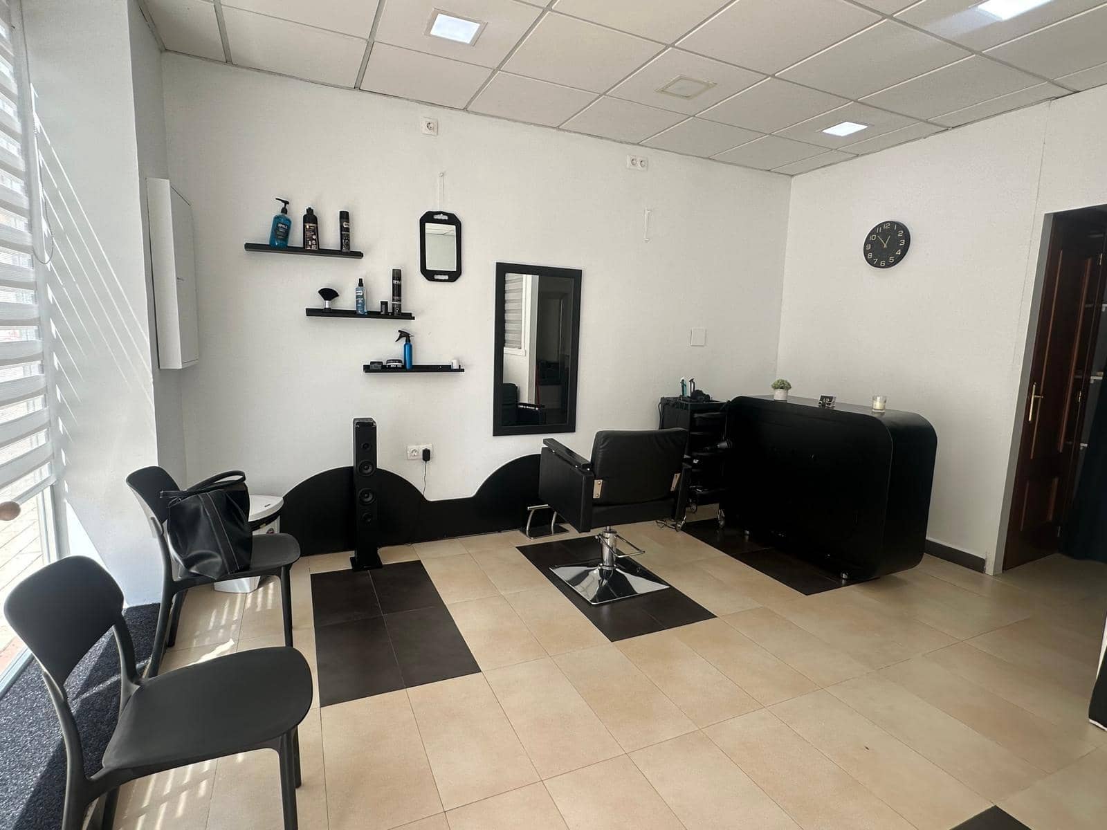 Commerciale da affittare in Granada citta - 408 € (Rif: 9818380)