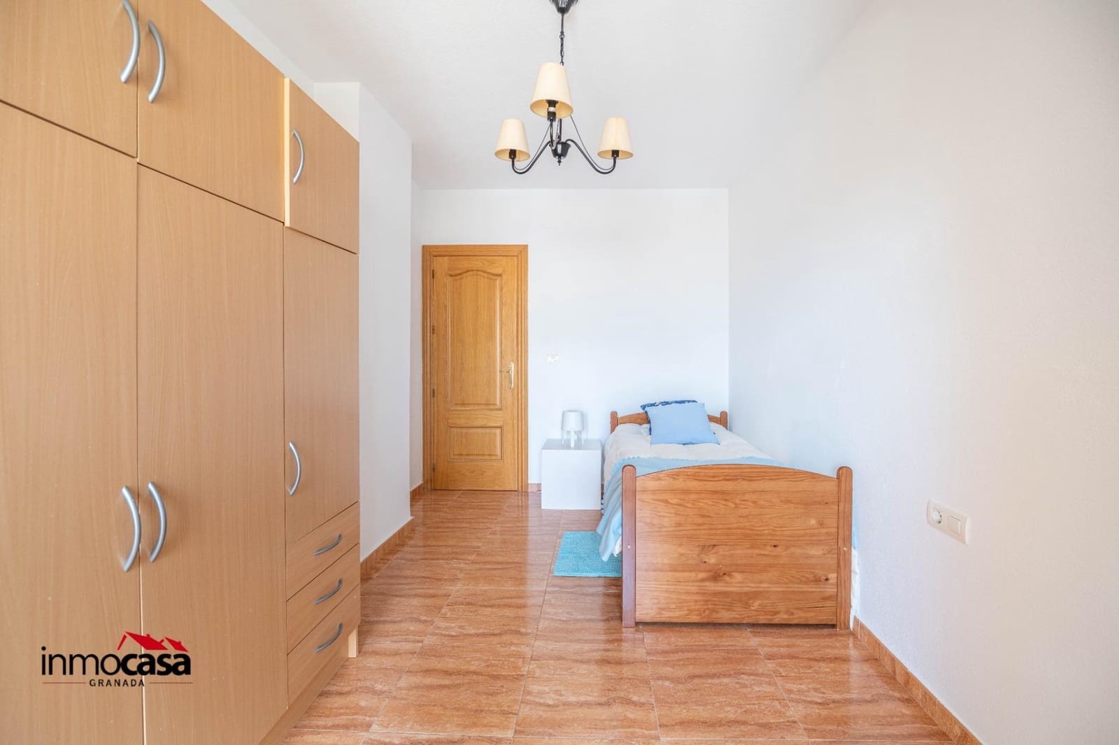 3 bedroom Flat for sale in Ogijares with garage - € 219,900 (Ref: 9820643)