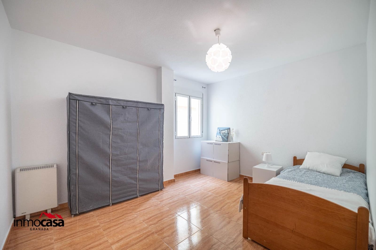 3 bedroom Flat for sale in Ogijares with garage - € 219,900 (Ref: 9820643)