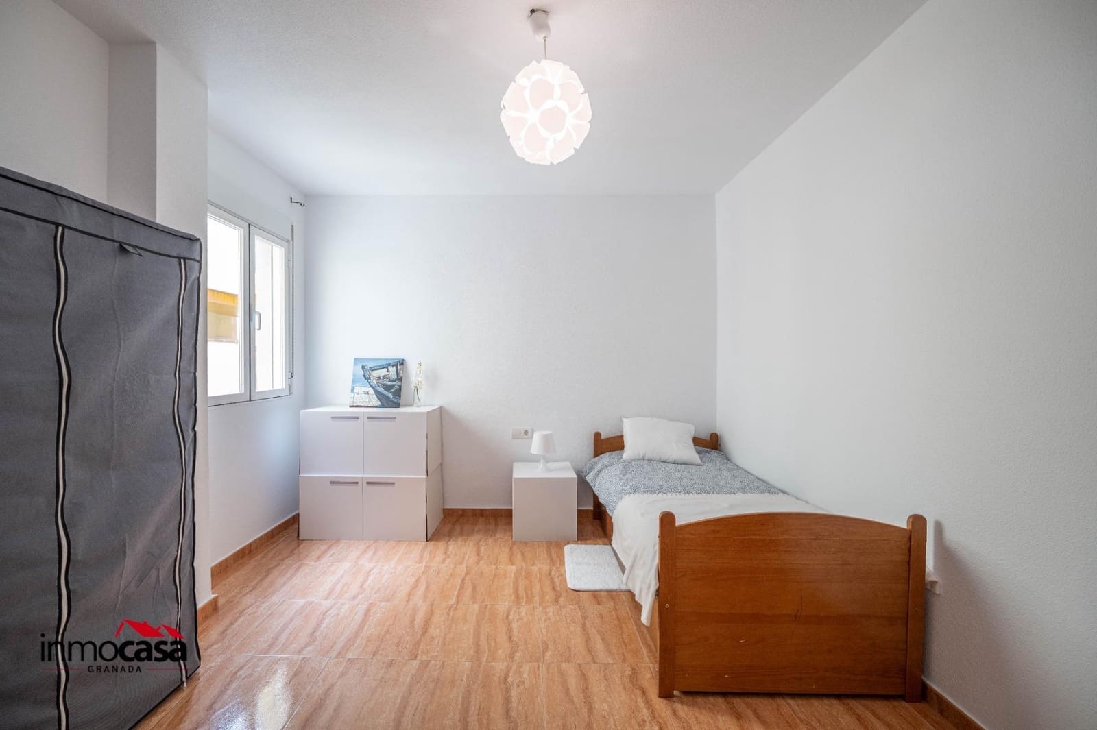 3 bedroom Flat for sale in Ogijares with garage - € 219,900 (Ref: 9820643)
