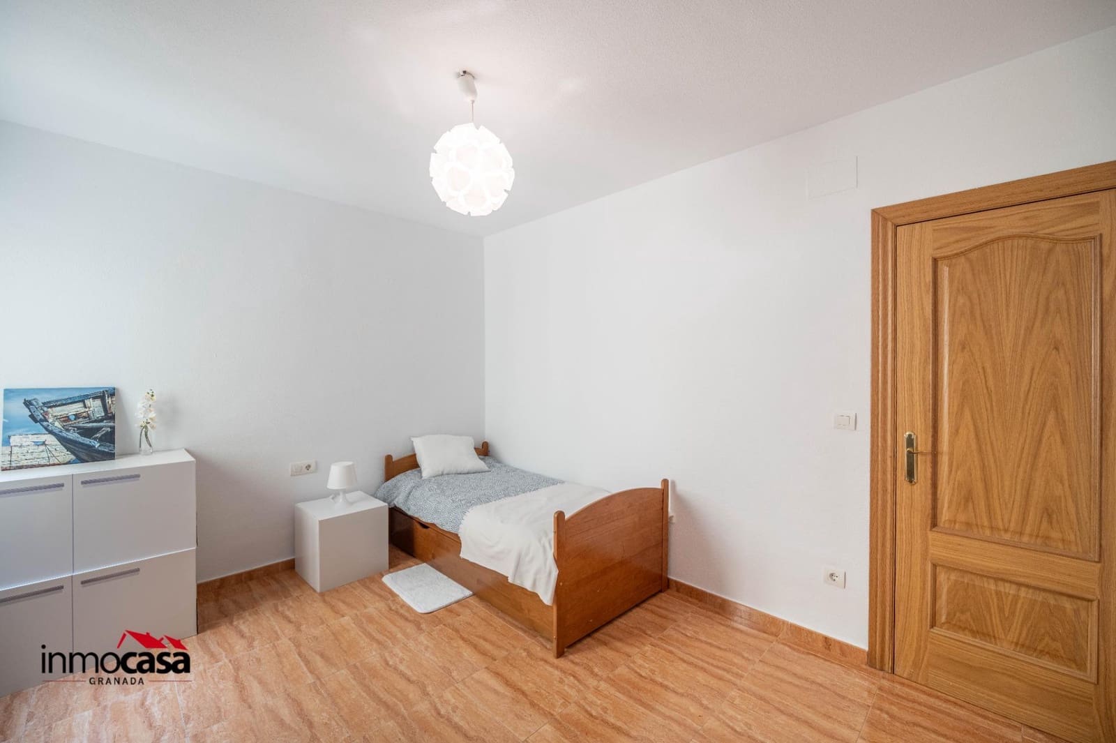3 bedroom Flat for sale in Ogijares with garage - € 219,900 (Ref: 9820643)