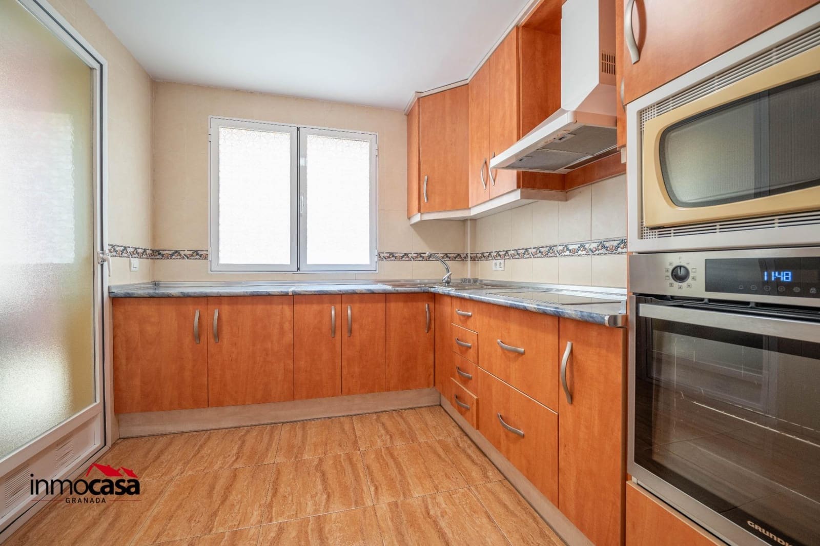 3 bedroom Flat for sale in Ogijares with garage - € 219,900 (Ref: 9820643)