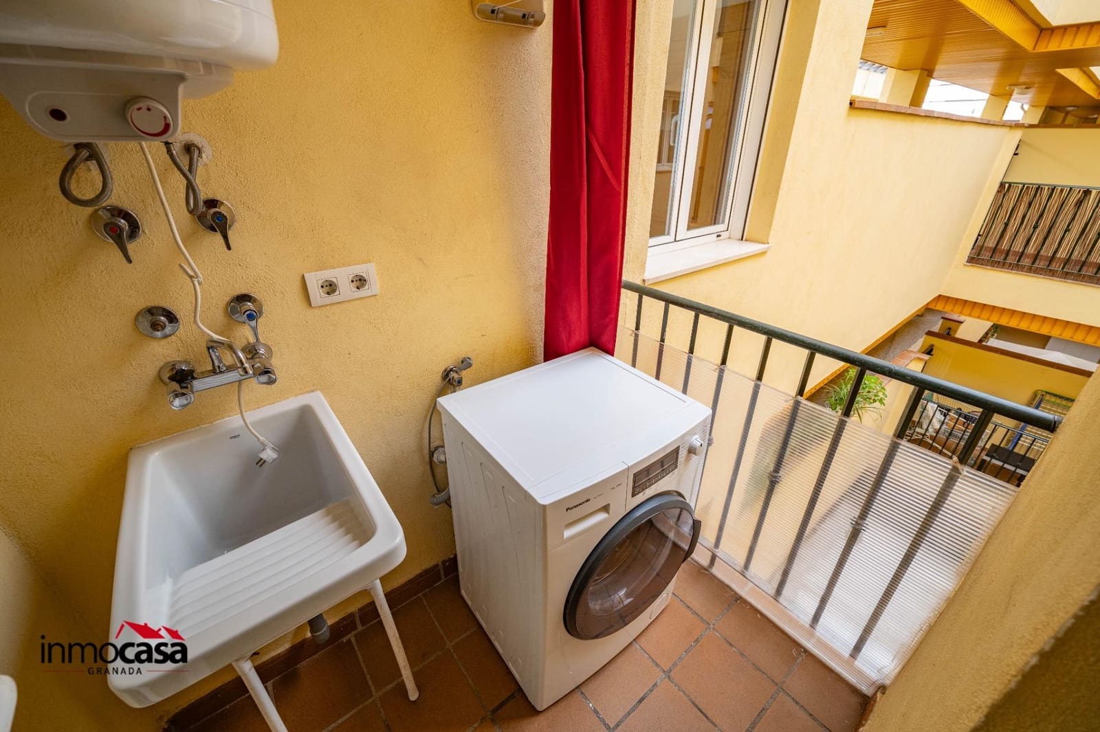 3 bedroom Flat for sale in Ogijares with garage - € 219,900 (Ref: 9820643)
