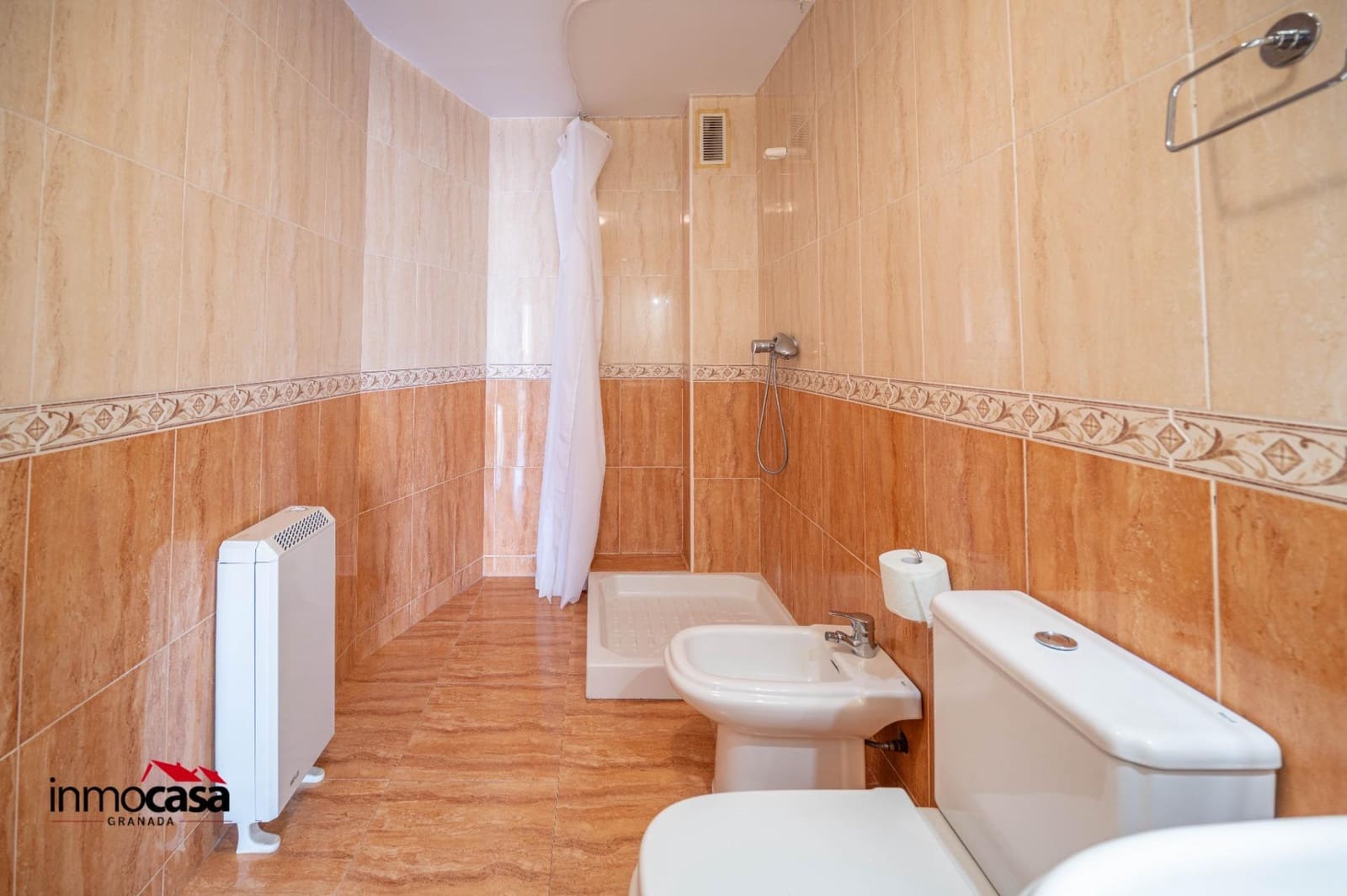 3 bedroom Flat for sale in Ogijares with garage - € 219,900 (Ref: 9820643)