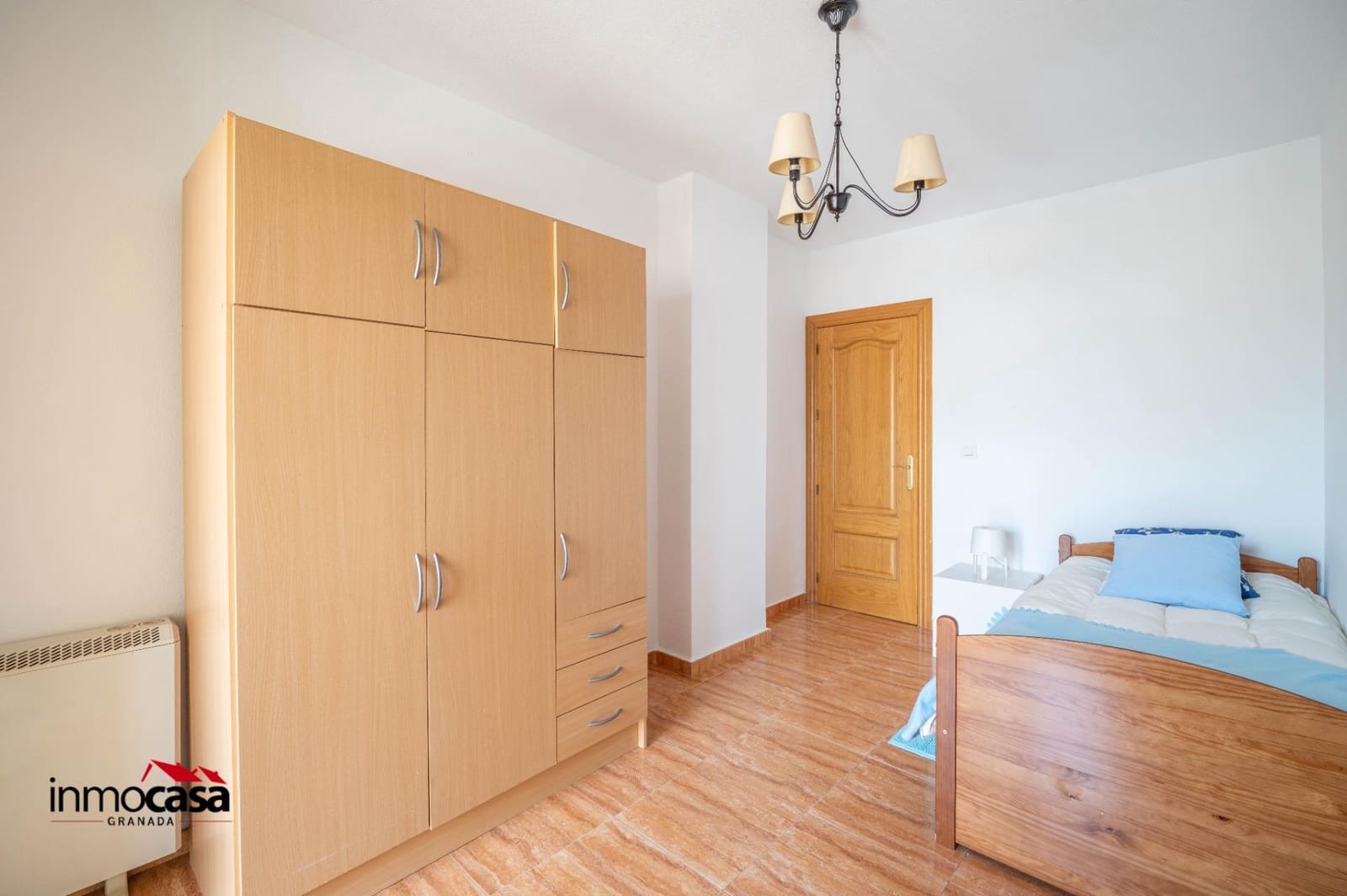 3 bedroom Flat for sale in Ogijares with garage - € 219,900 (Ref: 9820643)