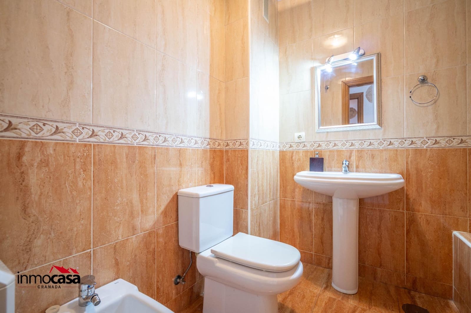 3 bedroom Flat for sale in Ogijares with garage - € 219,900 (Ref: 9820643)