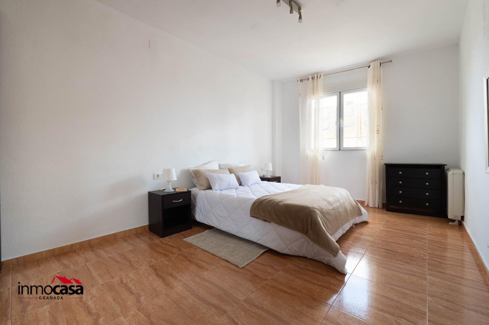 3 bedroom Flat for sale in Ogijares with garage - € 219,900 (Ref: 9820643)