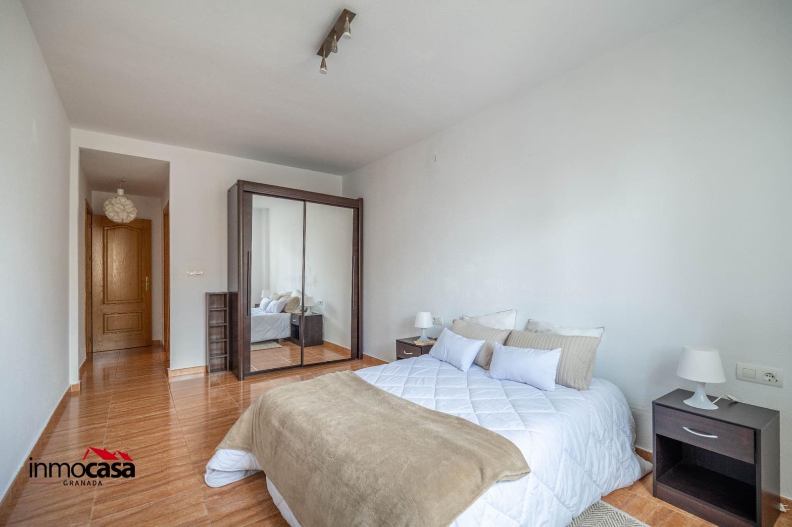 3 bedroom Flat for sale in Ogijares with garage - € 219,900 (Ref: 9820643)