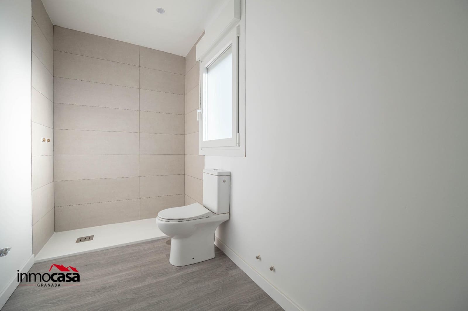 3 soveværelse Rækkehus til salg i Ambroz med garage - € 260.000 (Ref: 9823044)