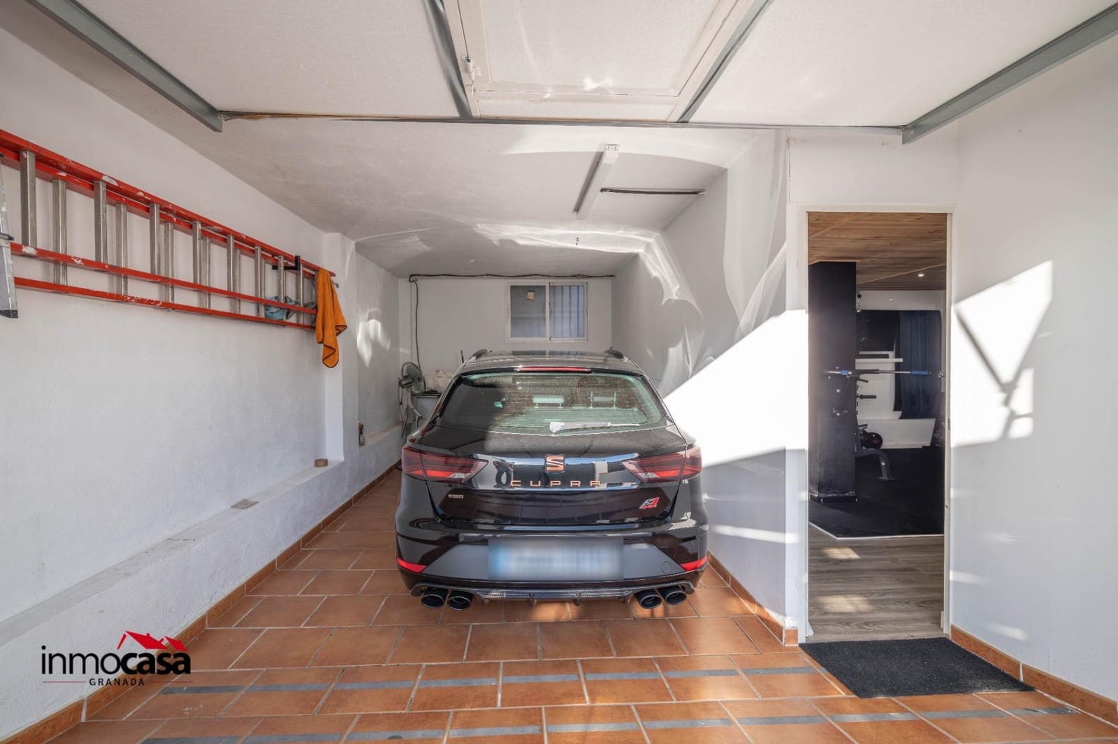 3 soveværelse Rækkehus til salg i Ambroz med garage - € 260.000 (Ref: 9823044)
