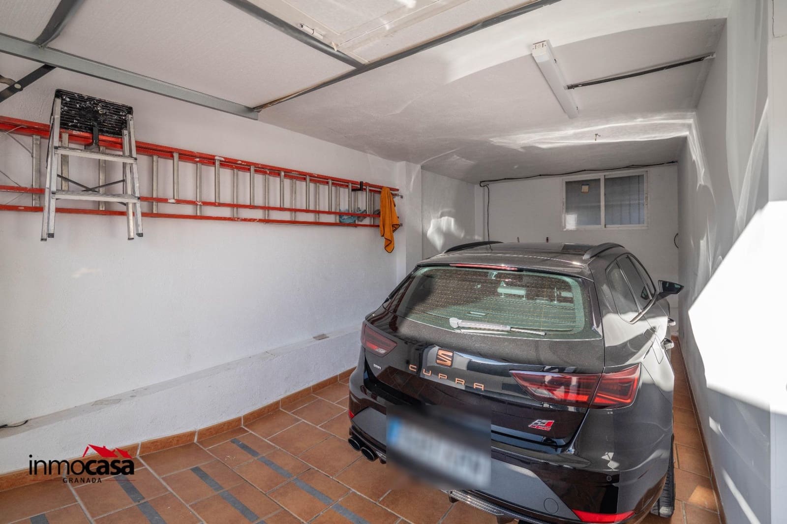 3 soveværelse Rækkehus til salg i Ambroz med garage - € 260.000 (Ref: 9823044)