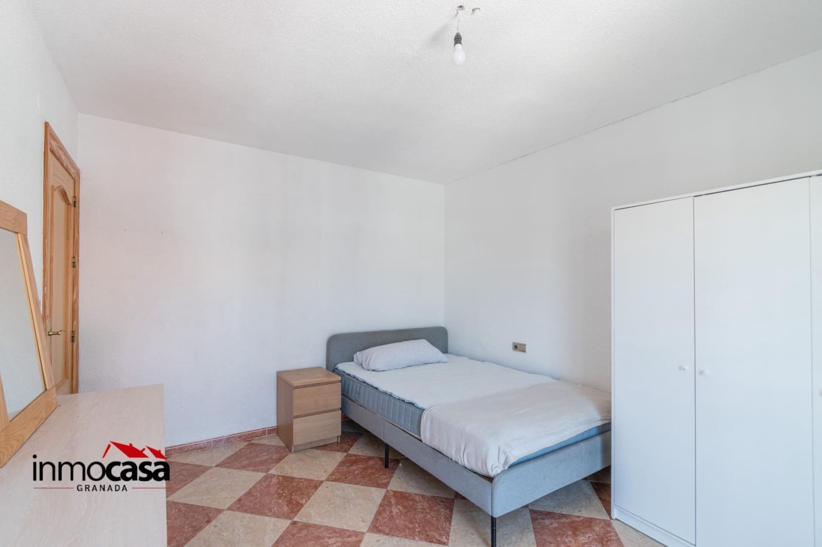 3 Zimmer Wohnung zu verkaufen in Granada Stadt - 129.000 € (Ref: 9823046)