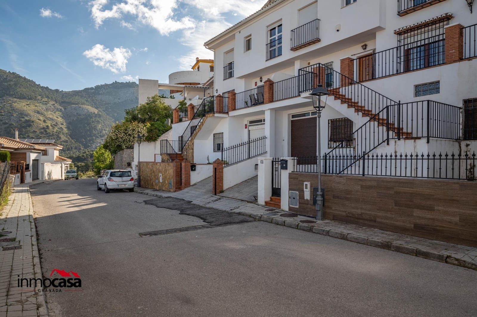 4 bedroom Villa for sale in Viznar with pool garage - € 339,000 (Ref: 9825407)