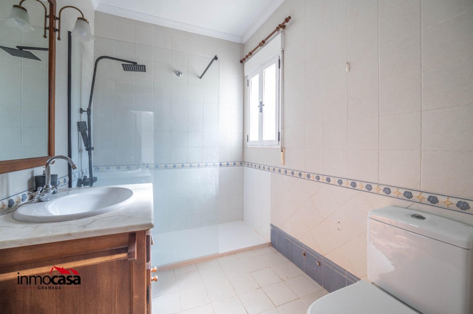4 bedroom Villa for sale in Viznar with pool garage - € 339,000 (Ref: 9825407)