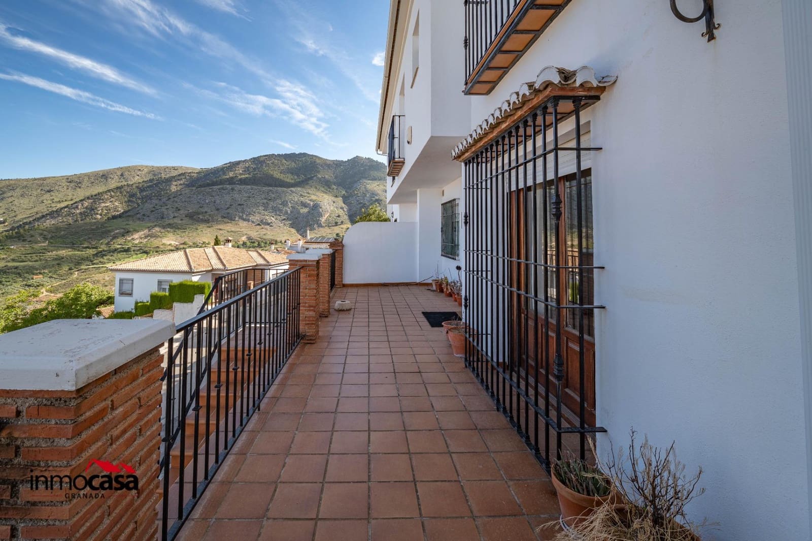 4 bedroom Villa for sale in Viznar with pool garage - € 339,000 (Ref: 9825407)
