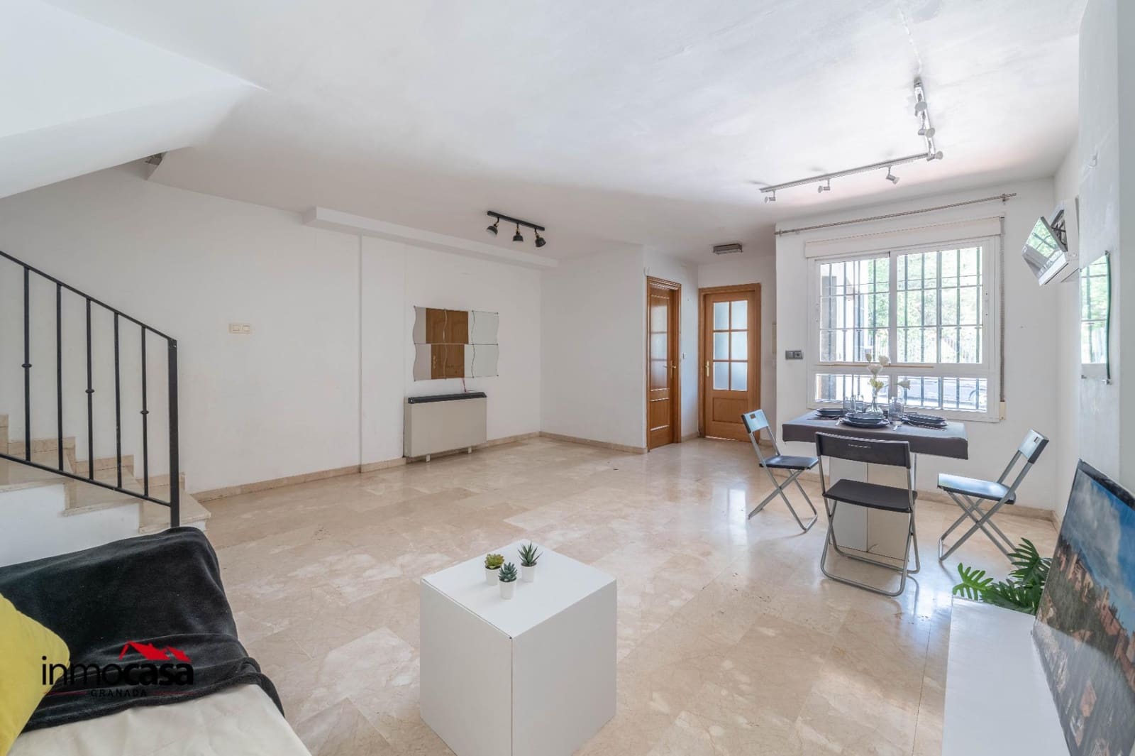 3 soverom Kjedet enebolig til salgs i Huetor Vega med garasje - € 249 900 (Ref: 9831667)
