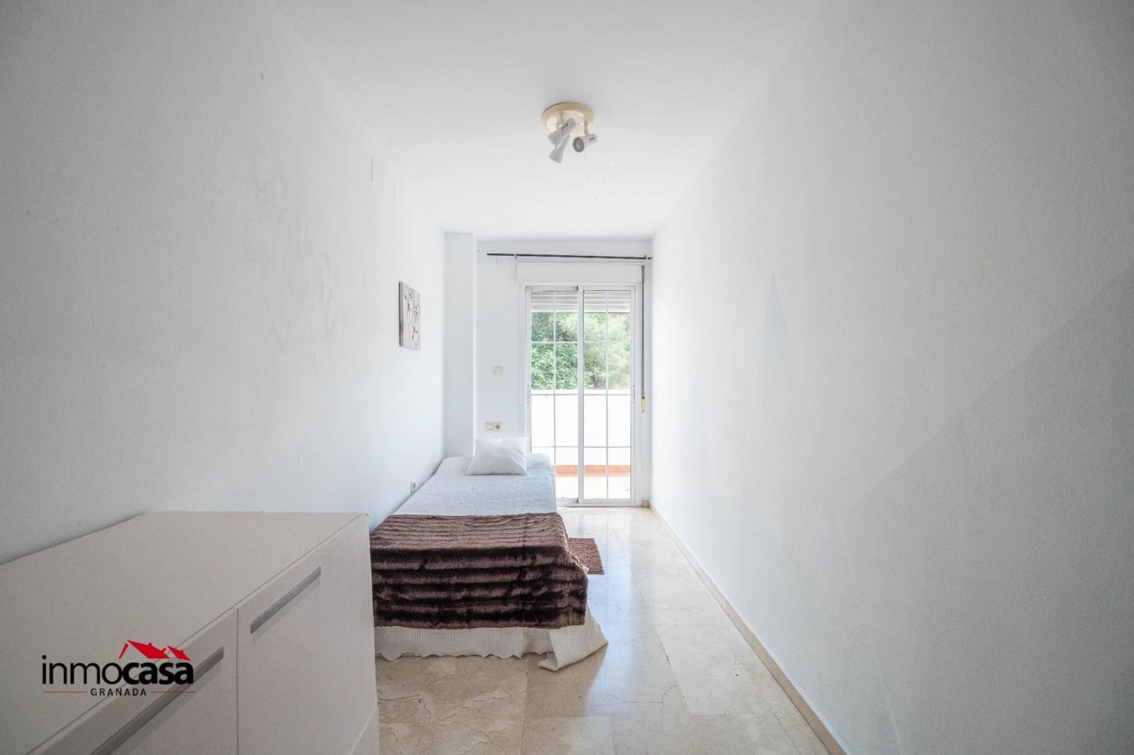 3 soverom Kjedet enebolig til salgs i Huetor Vega med garasje - € 249 900 (Ref: 9831667)