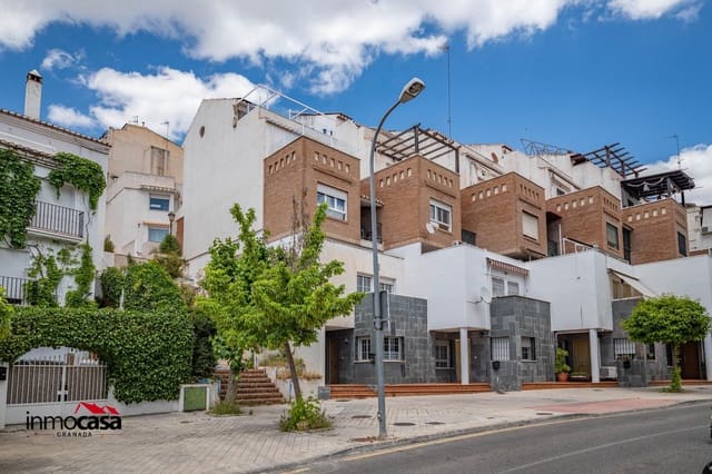 3 soverom Kjedet enebolig til salgs i Huétor Vega med garasje - € 249 900 (Ref: 9831667)