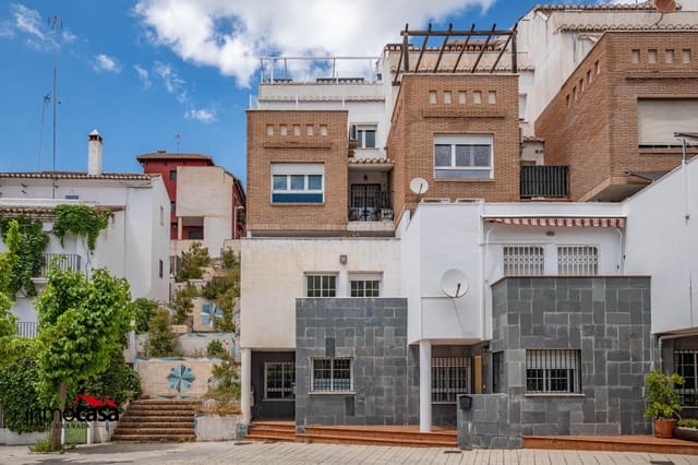 3 soverom Kjedet enebolig til salgs i Huétor Vega med garasje - € 249 900 (Ref: 9831667)