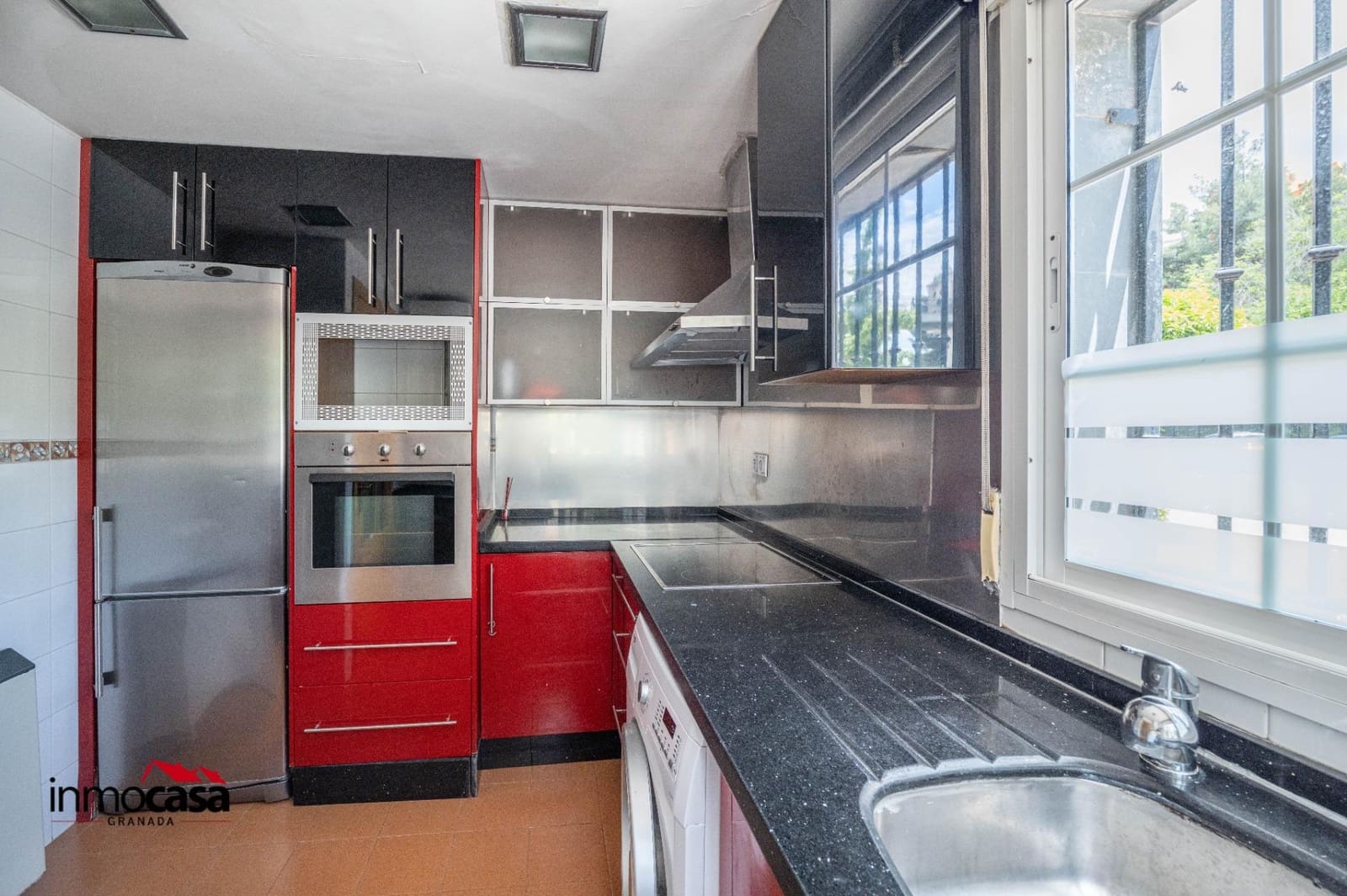 3 soverom Kjedet enebolig til salgs i Huetor Vega med garasje - € 249 900 (Ref: 9831667)
