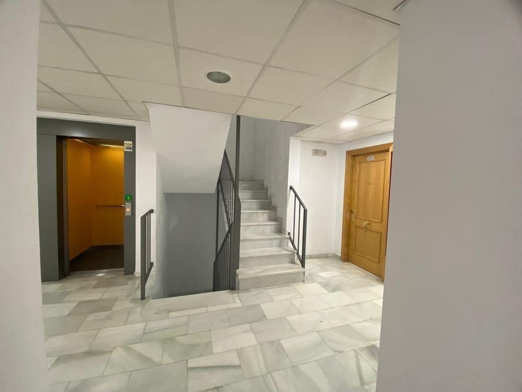 2 slaapkamer Appartement te huur in Armilla met zwembad garage - € 750 (Ref: 9833812)