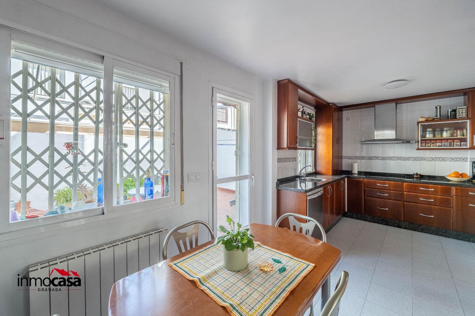 3 bedroom Terraced Villa for sale in Armilla with garage - € 340,000 (Ref: 9839445)