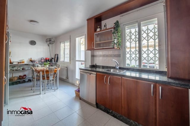 3 quarto Moradia em Banda para venda em Armilla com garagem - 340 000 € (Ref: 9839445)