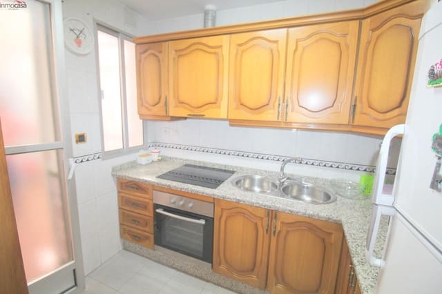 Piso de 2 habitaciones en Armilla en alquiler - 700 € (Ref: 9839446)