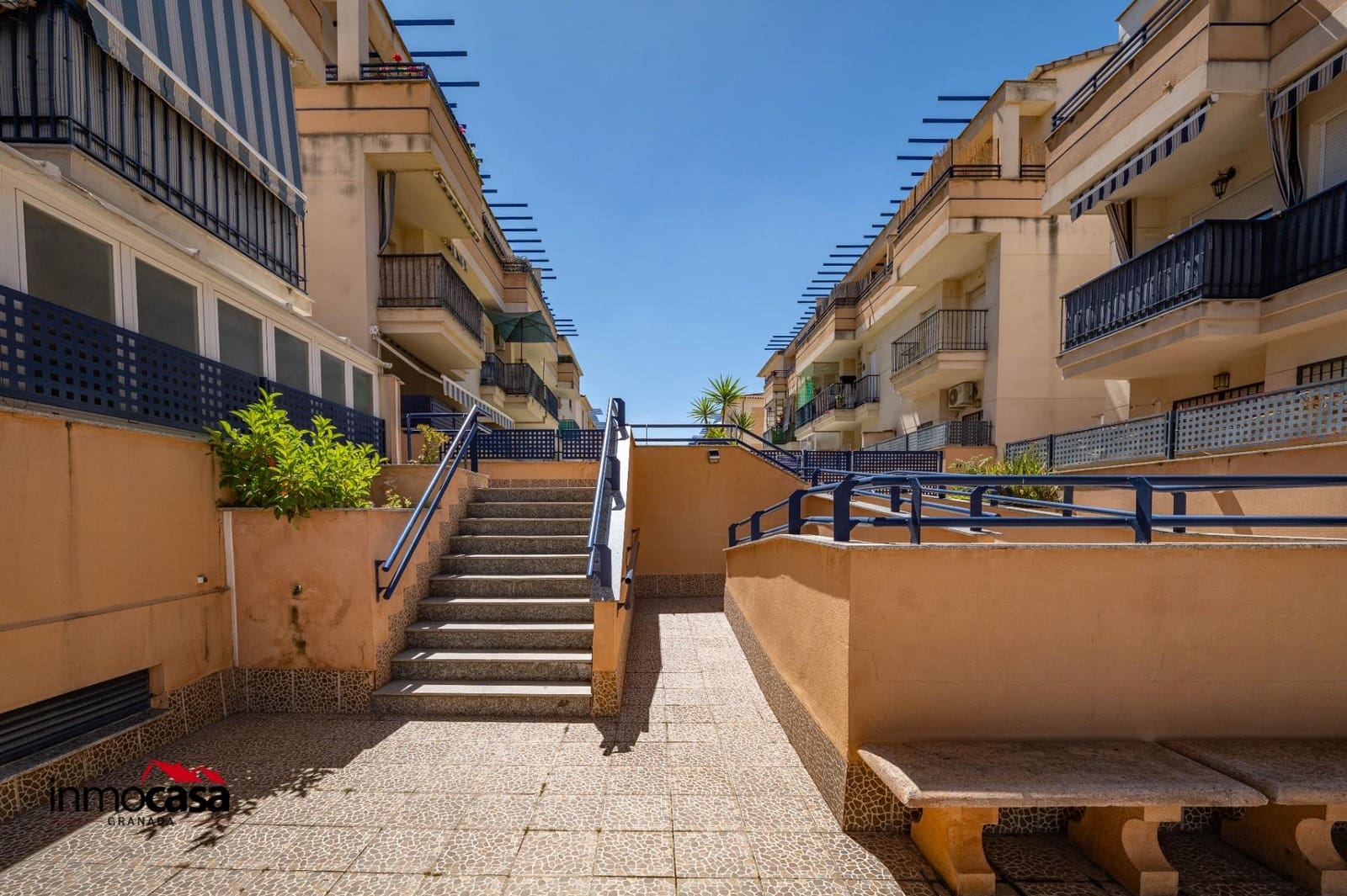 3 soveværelse Lejlighed til salg i Las Gabias med swimmingpool garage - € 160.000 (Ref: 9855611)