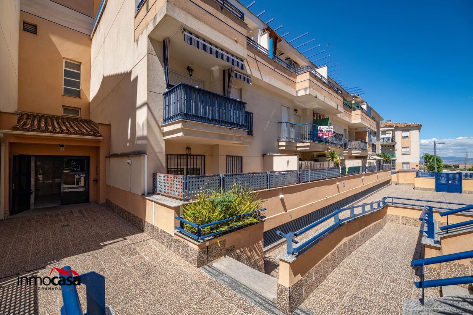 3 soveværelse Lejlighed til salg i Las Gabias med swimmingpool garage - € 160.000 (Ref: 9855611)