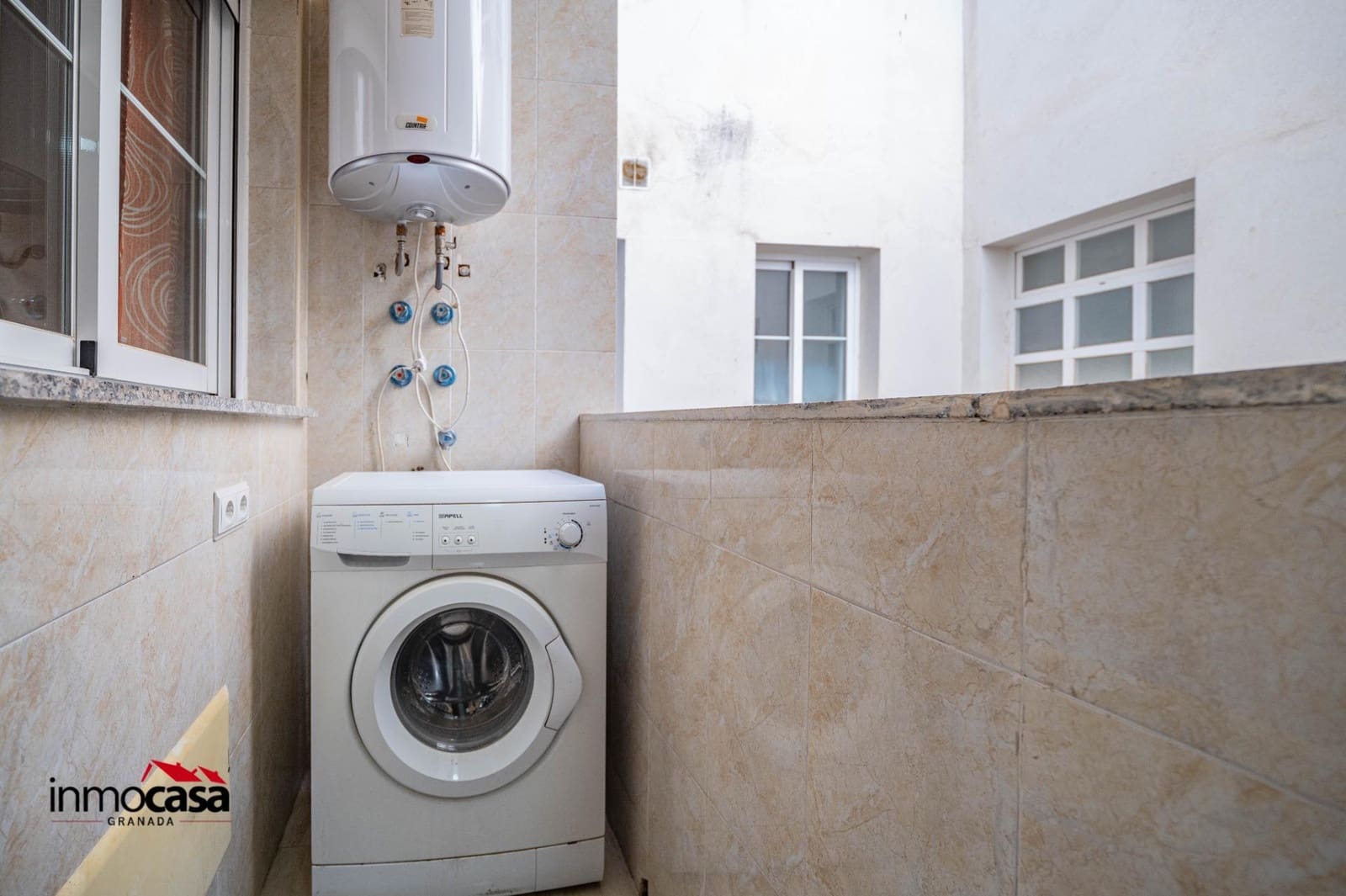 2 bedroom Flat for sale in Las Gabias with pool garage - € 160,000 (Ref: 9855611)