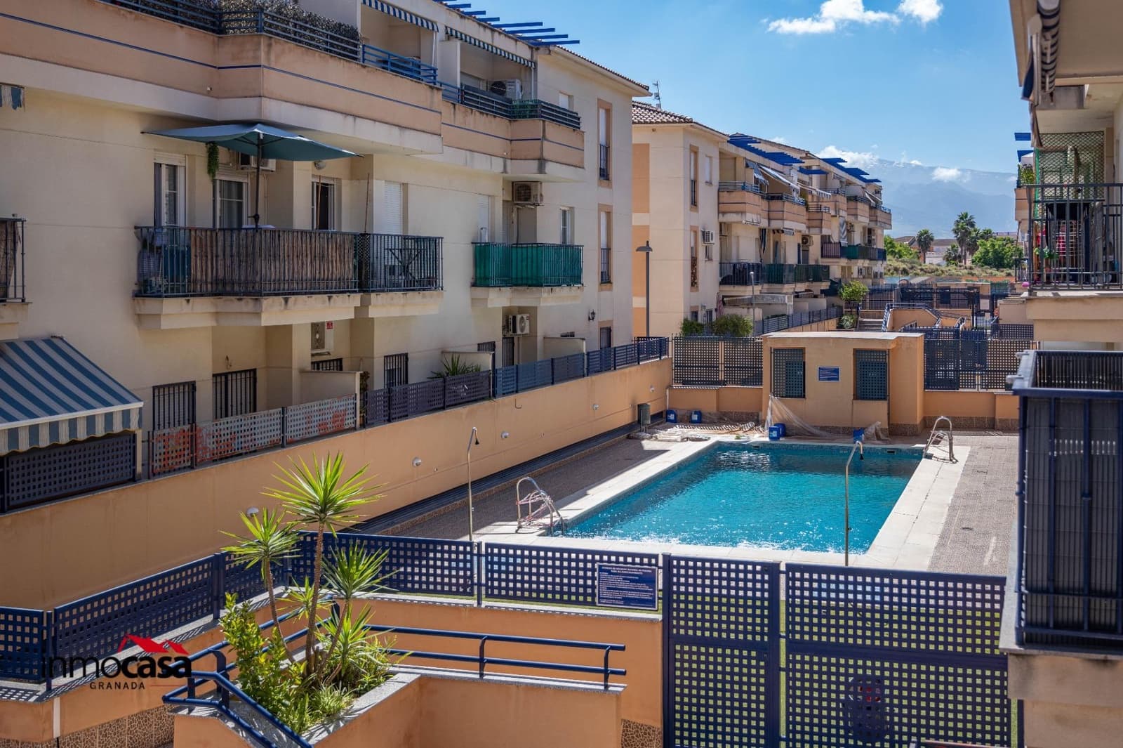 2 bedroom Flat for sale in Las Gabias with pool garage - € 160,000 (Ref: 9855611)