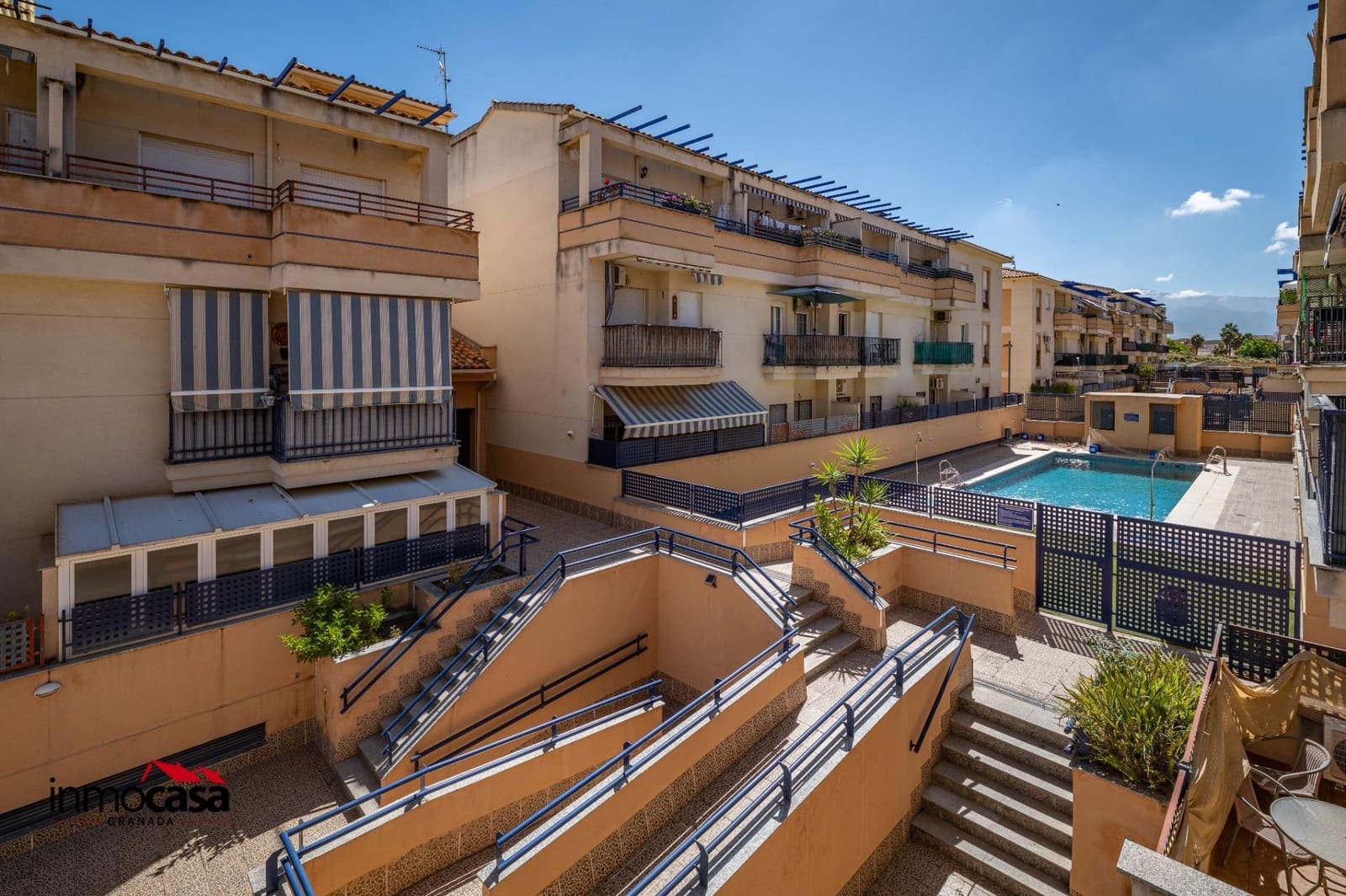 2 bedroom Flat for sale in Las Gabias with pool garage - € 160,000 (Ref: 9855611)