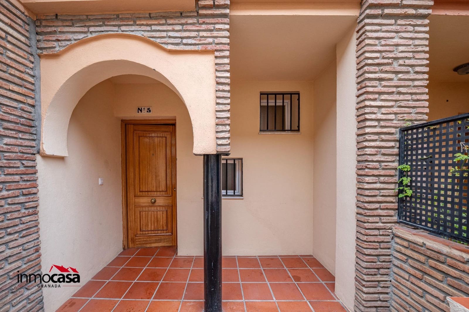 3 slaapkamer Rijtjeshuis te koop in Las Gabias - € 182.000 (Ref: 9861992)