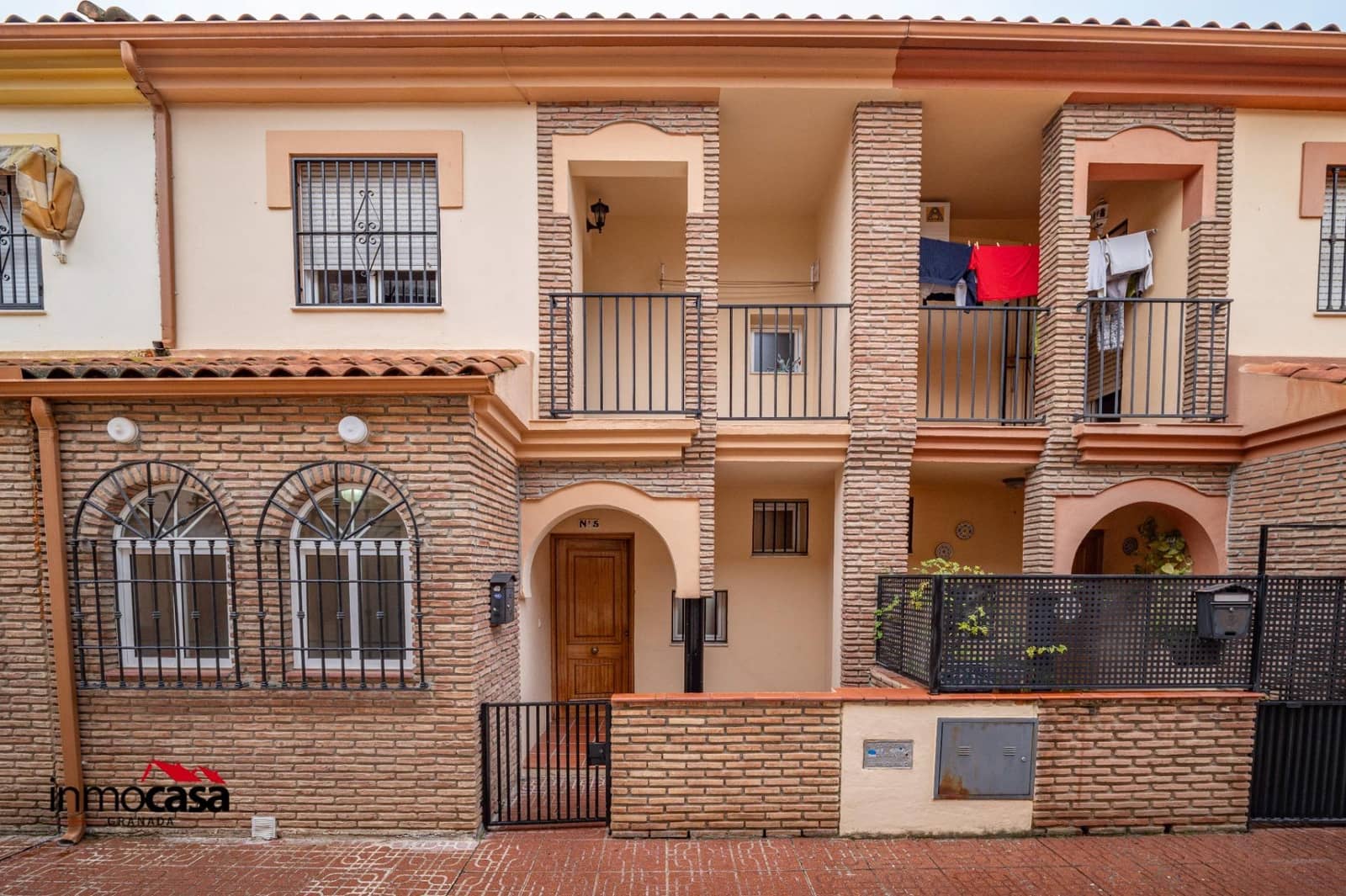 3 slaapkamer Rijtjeshuis te koop in Las Gabias - € 182.000 (Ref: 9861992)