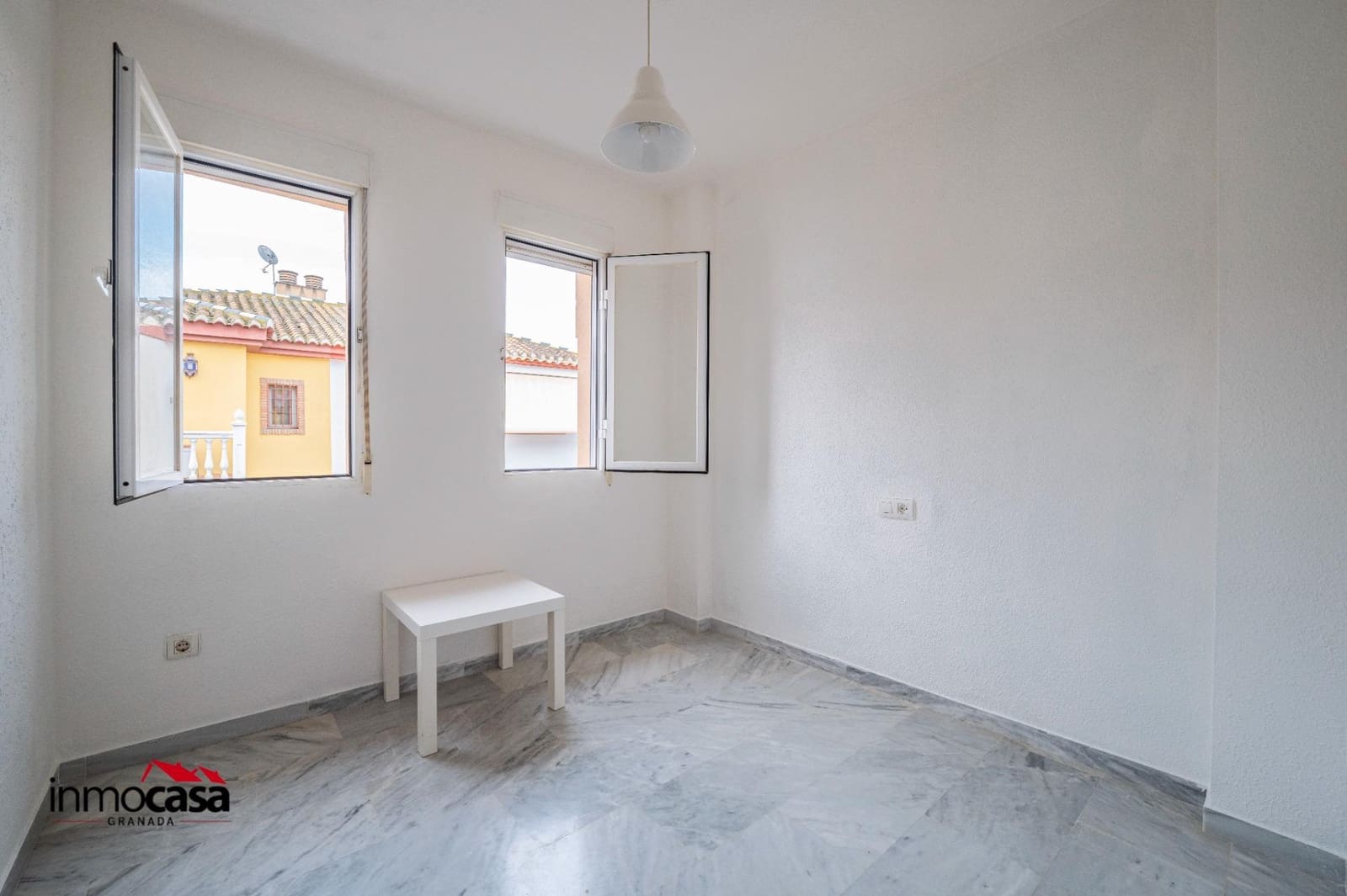 3 slaapkamer Rijtjeshuis te koop in Las Gabias - € 182.000 (Ref: 9861992)