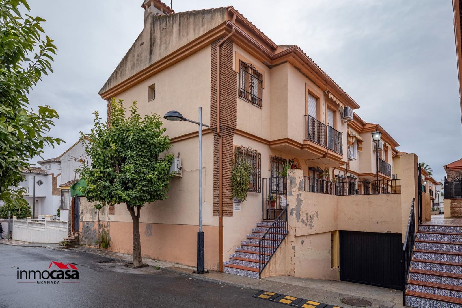 3 slaapkamer Rijtjeshuis te koop in Las Gabias - € 182.000 (Ref: 9861992)