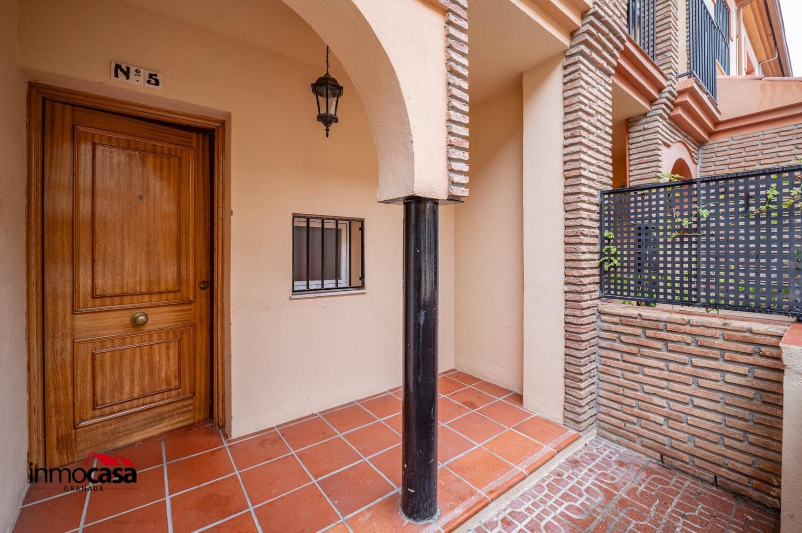 3 slaapkamer Rijtjeshuis te koop in Las Gabias - € 182.000 (Ref: 9861992)