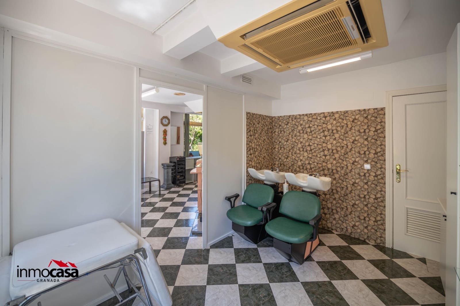 Commercieel te koop in Granada stad - € 188.000 (Ref: 9867108)