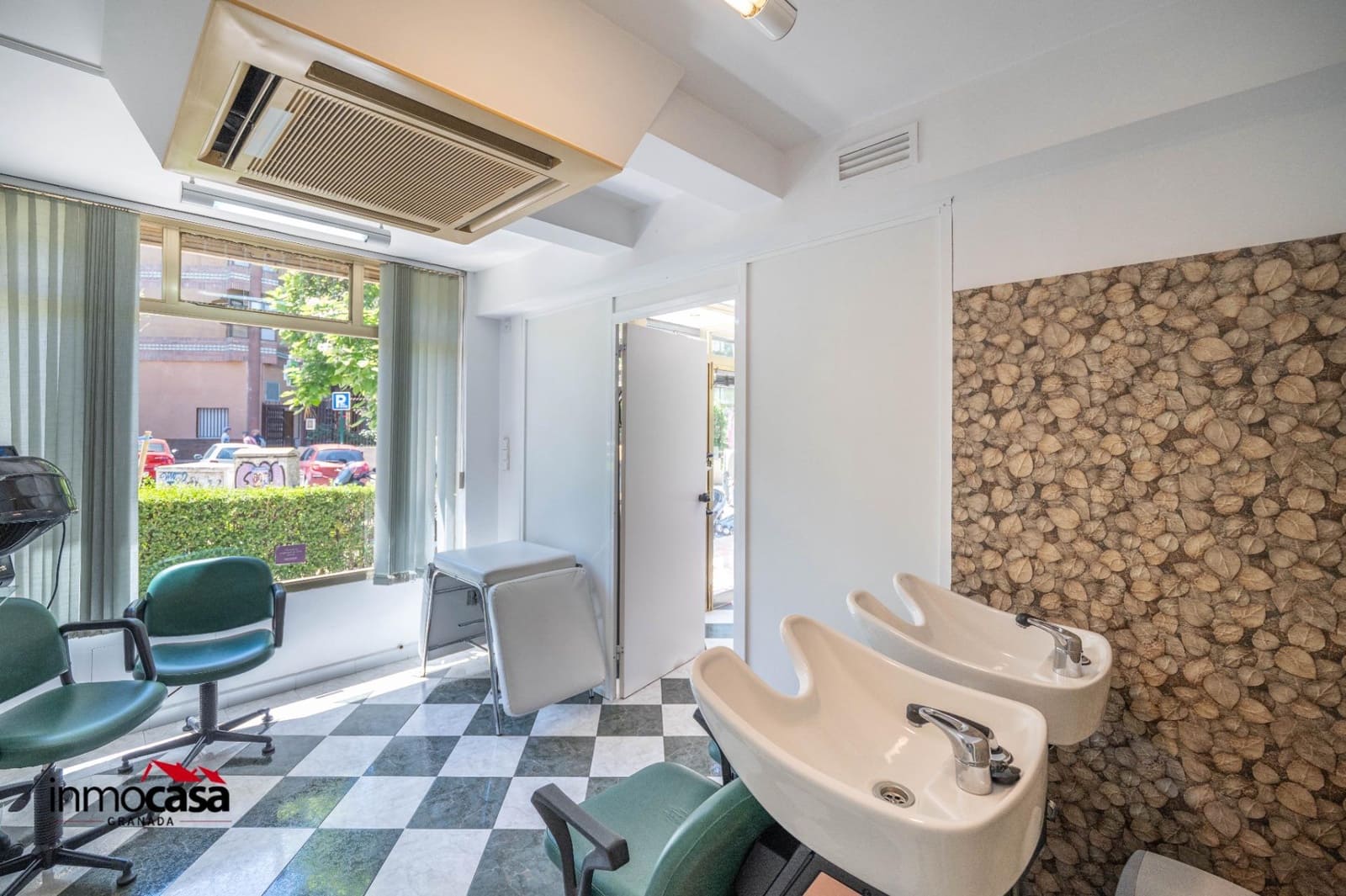 Commercieel te koop in Granada stad - € 188.000 (Ref: 9867108)