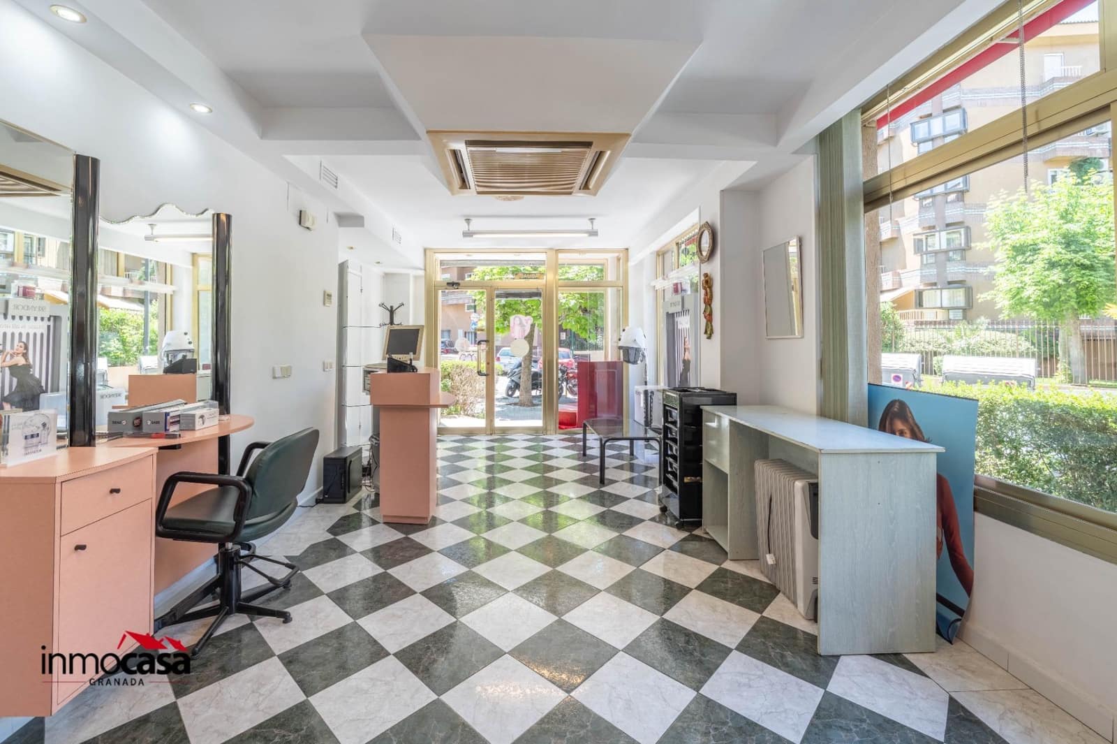 Commercieel te koop in Granada stad - € 188.000 (Ref: 9867108)