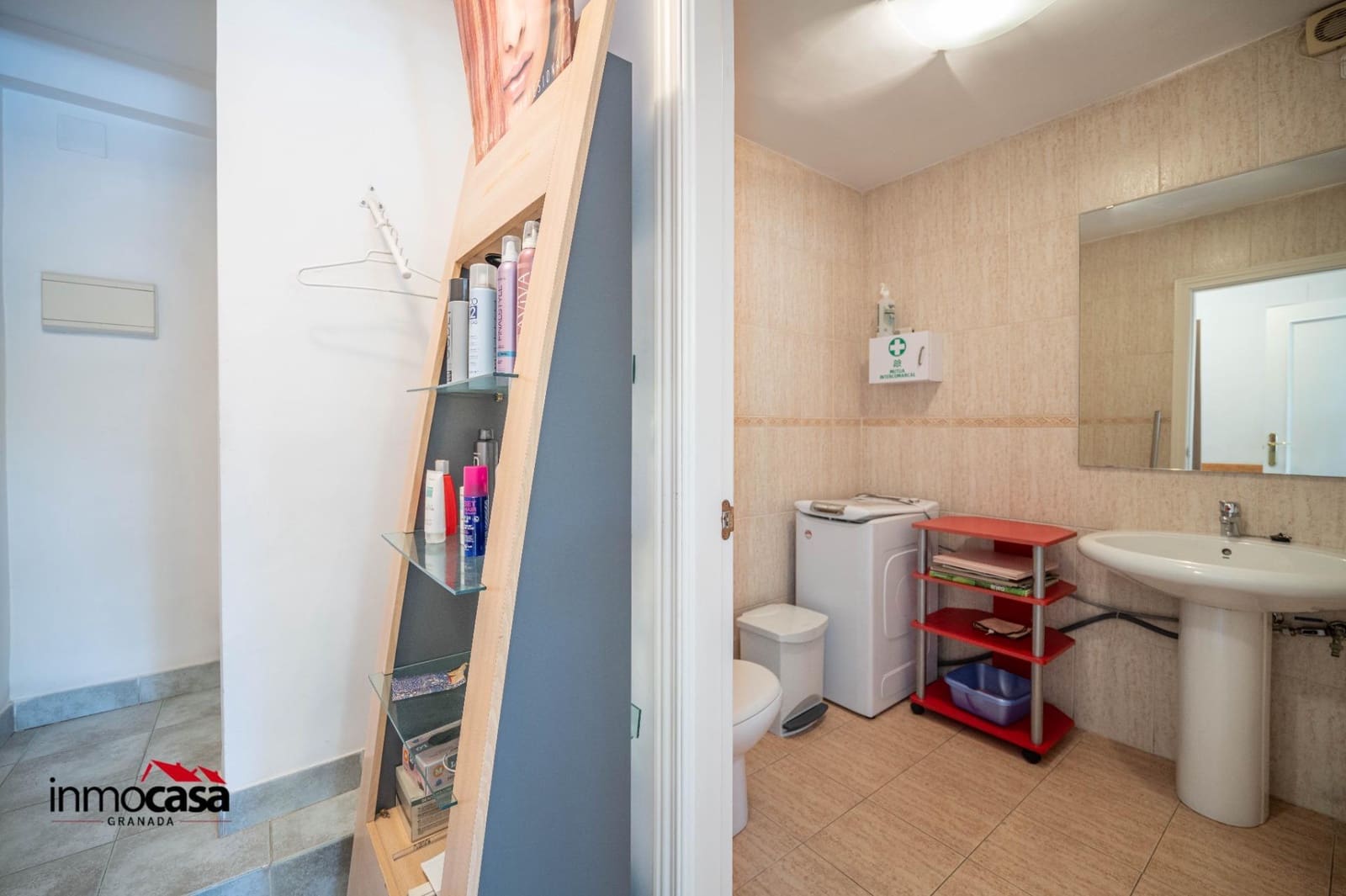 Commercieel te koop in Granada stad - € 188.000 (Ref: 9867108)