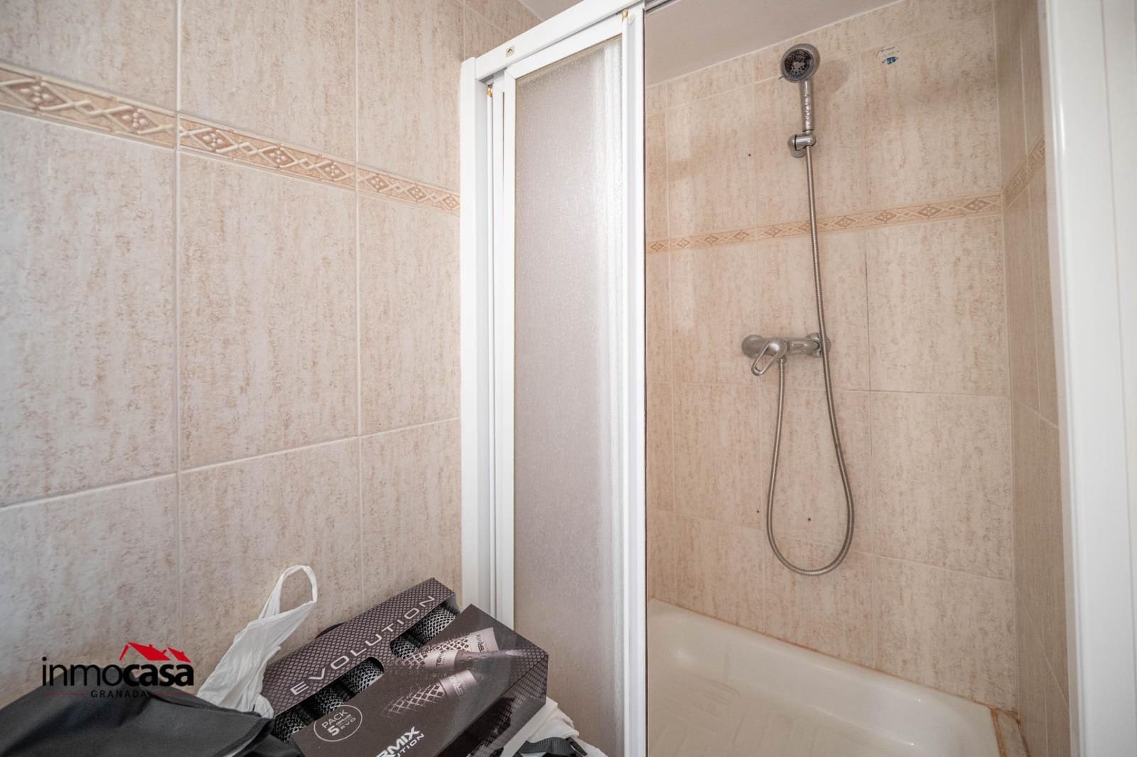 Commercieel te koop in Granada stad - € 188.000 (Ref: 9867108)