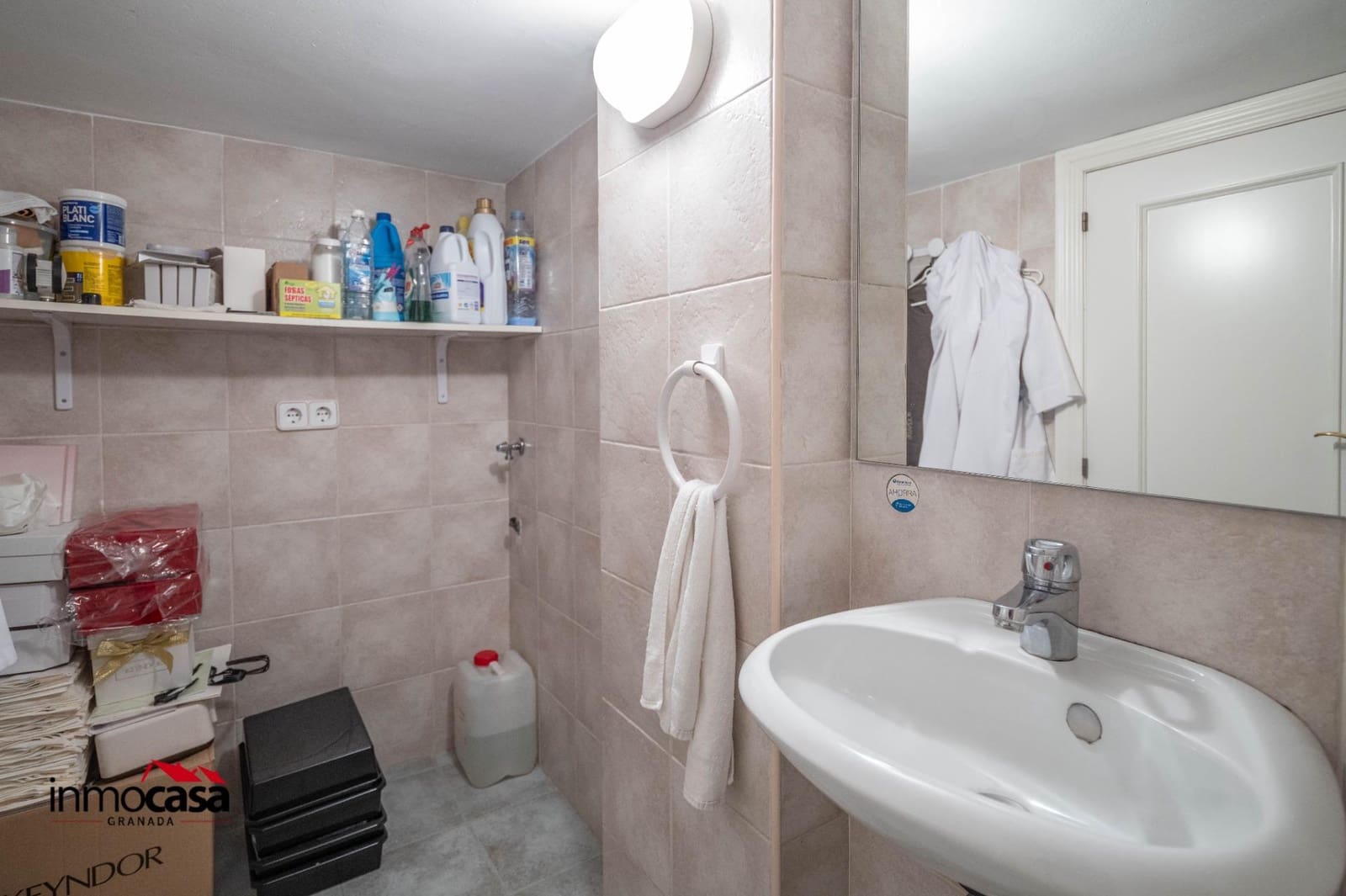 Commercieel te koop in Granada stad - € 188.000 (Ref: 9867108)