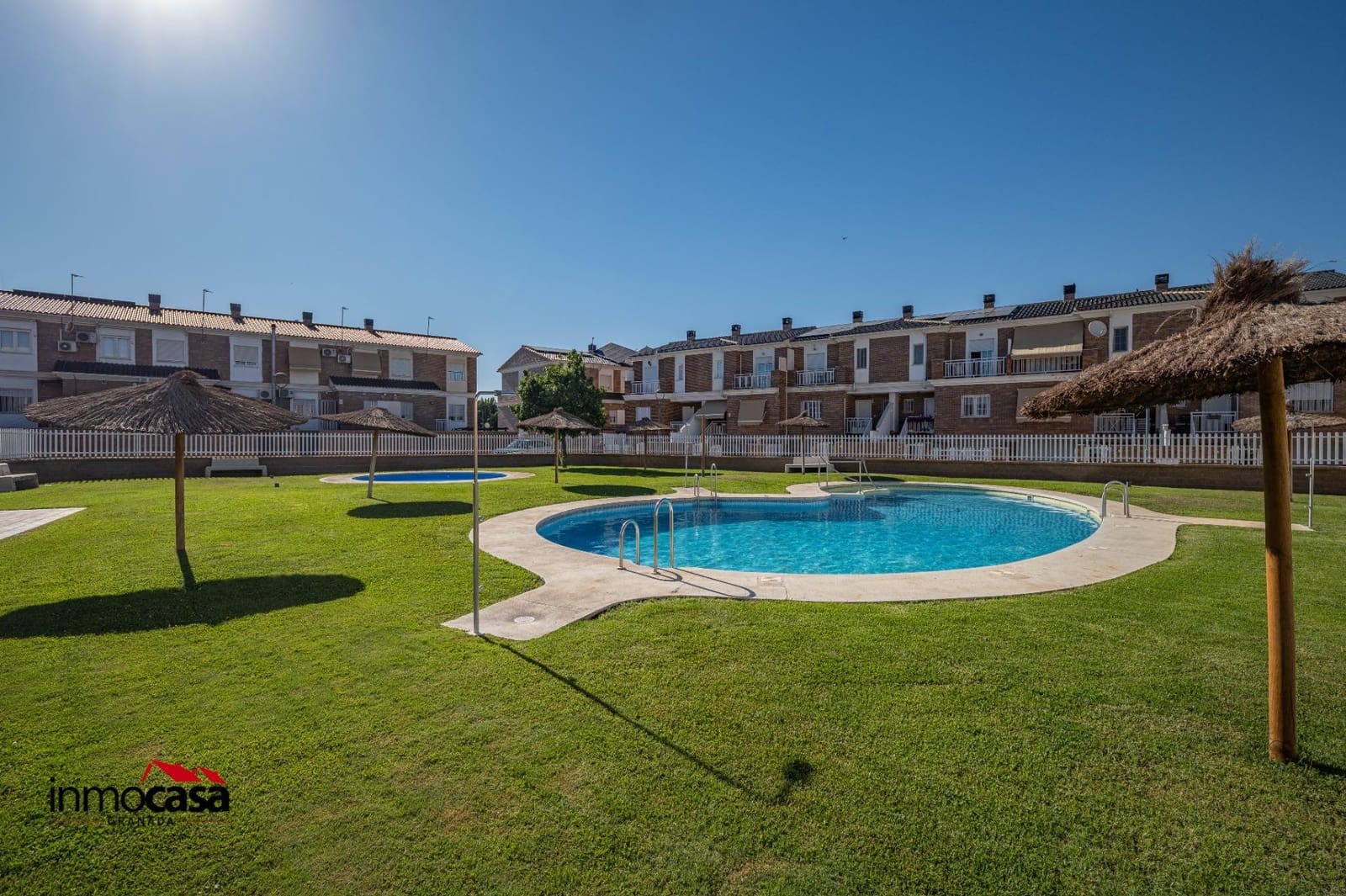 4 quarto Moradia em Banda para venda em Belicena com piscina garagem - 259 000 € (Ref: 9878991)